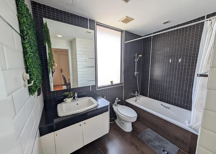 Executive 2 Bed Nana Bts 100m Skyline 公寓
